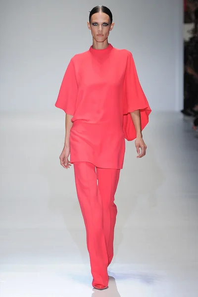 Look 10